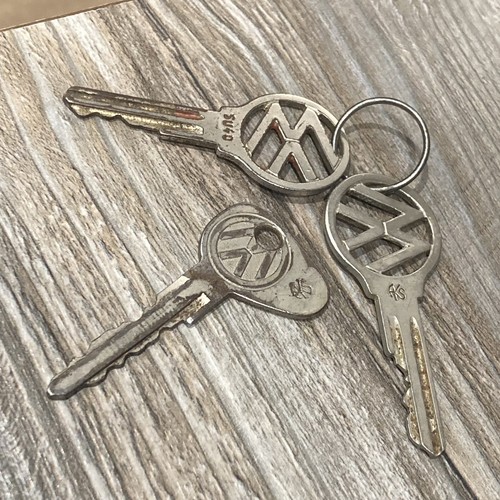 Vintage volkswagen keys - volkswagen,
